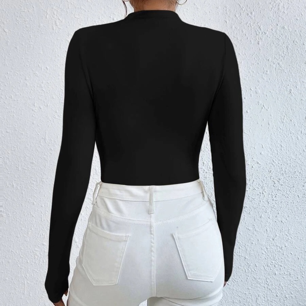 Minimalist Ruched Solid Bodysuit - Picture 3 of 13